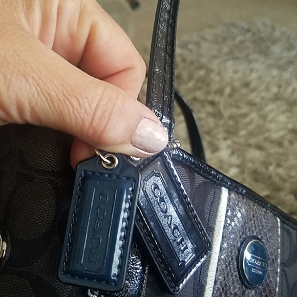 Rare Coach Python Carryall F24882 - Picture 8 of 8